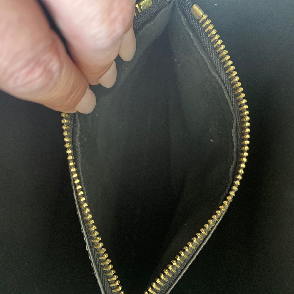 Louis Vuitton NeoNoe Wild at Heart - Picture 10 of 15